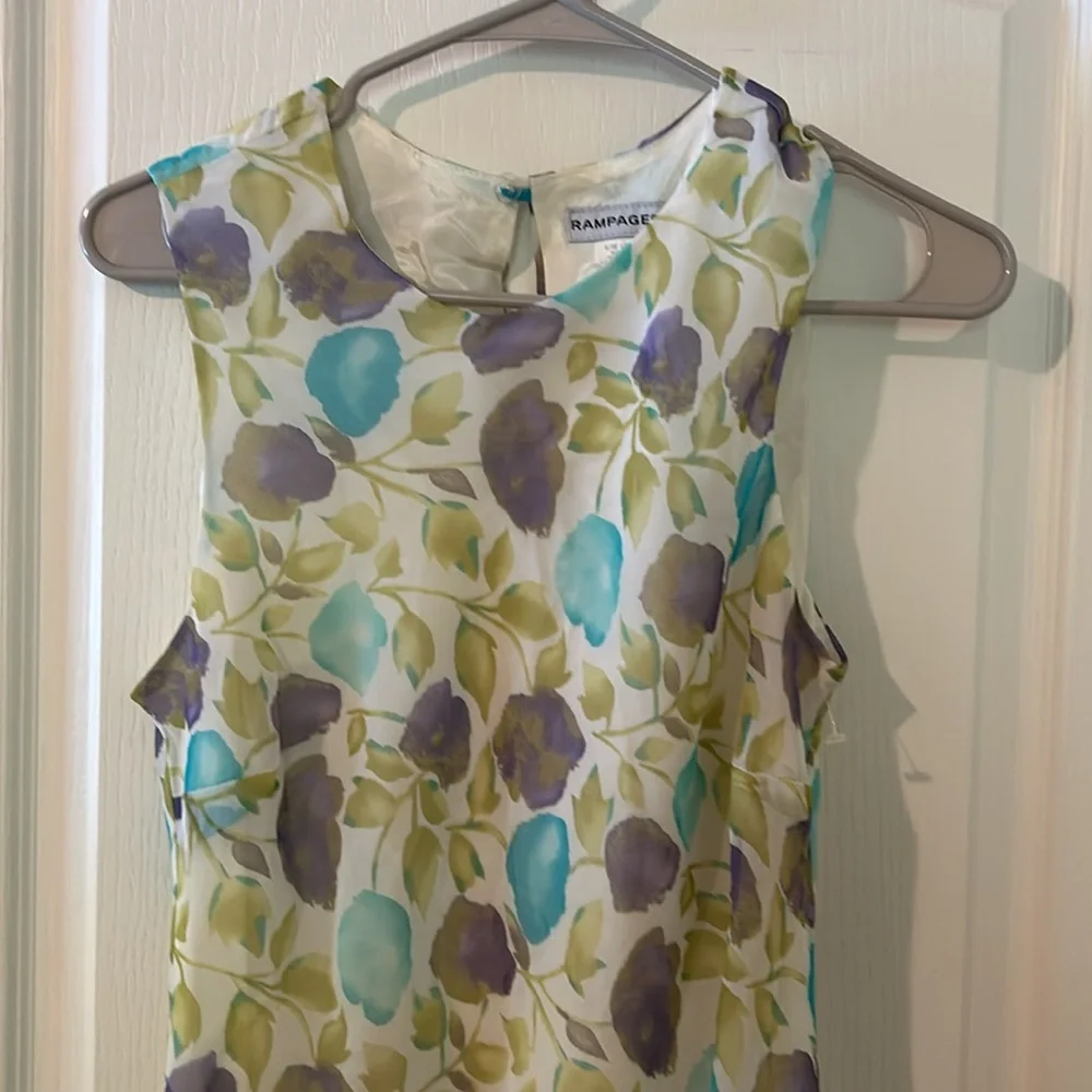 Juniors size 11 sleeveless dress with built-in slip perfect for any occasion